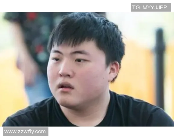 王者荣耀热议聚焦FPX团队意识争议引发的战术讨论与反思